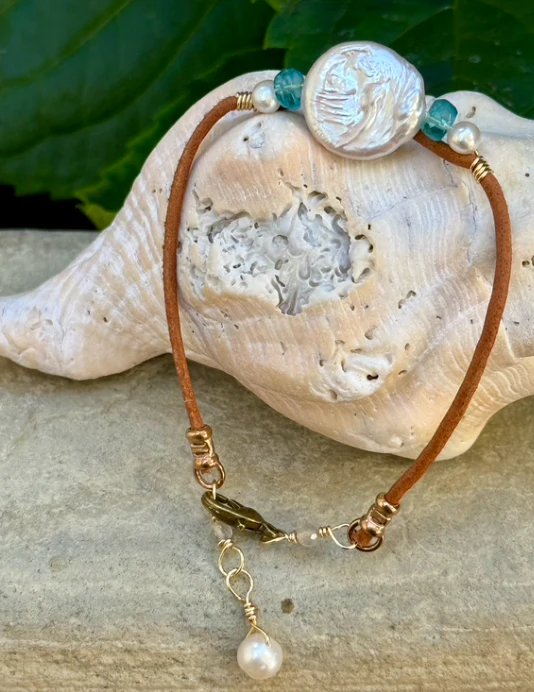 Pearl Splash Leather Bracelet - Image 2