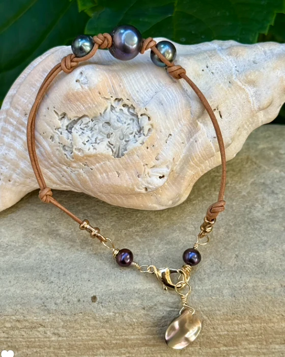 Knotted Black Pearl Leather Bracelet - Image 2